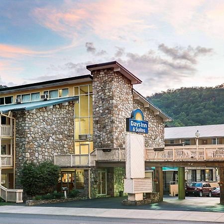 Days Inn & Suites By Wyndham Downtown Gatlinburg Parkway Exteriör bild