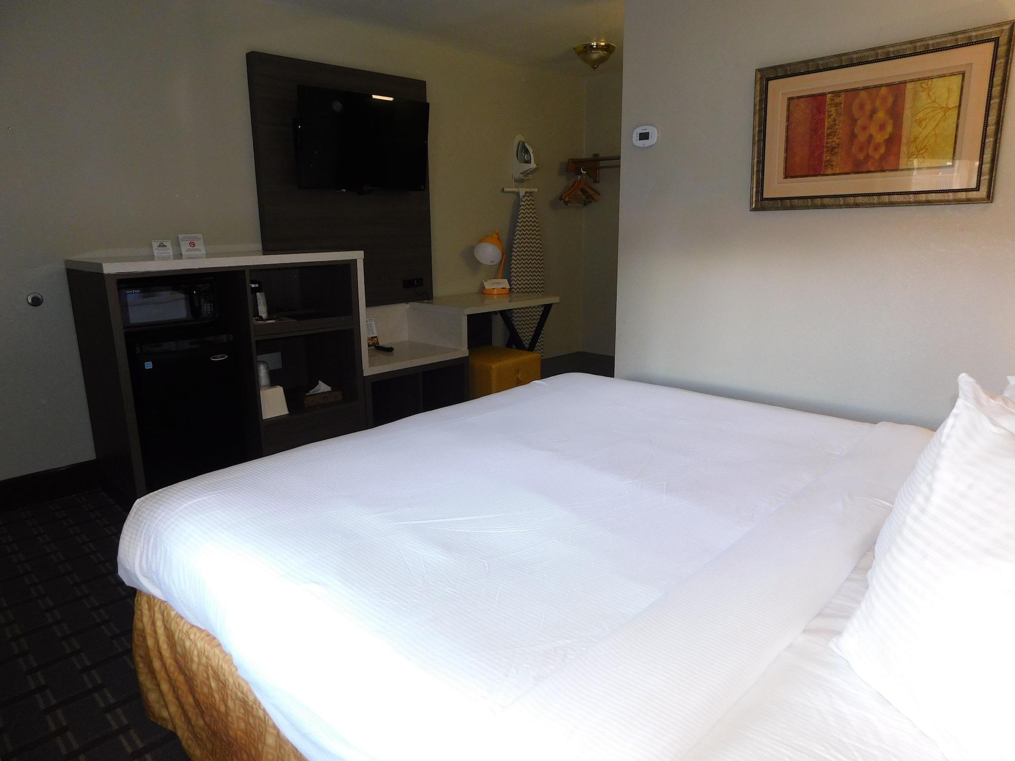 Days Inn & Suites By Wyndham Downtown Gatlinburg Parkway Exteriör bild