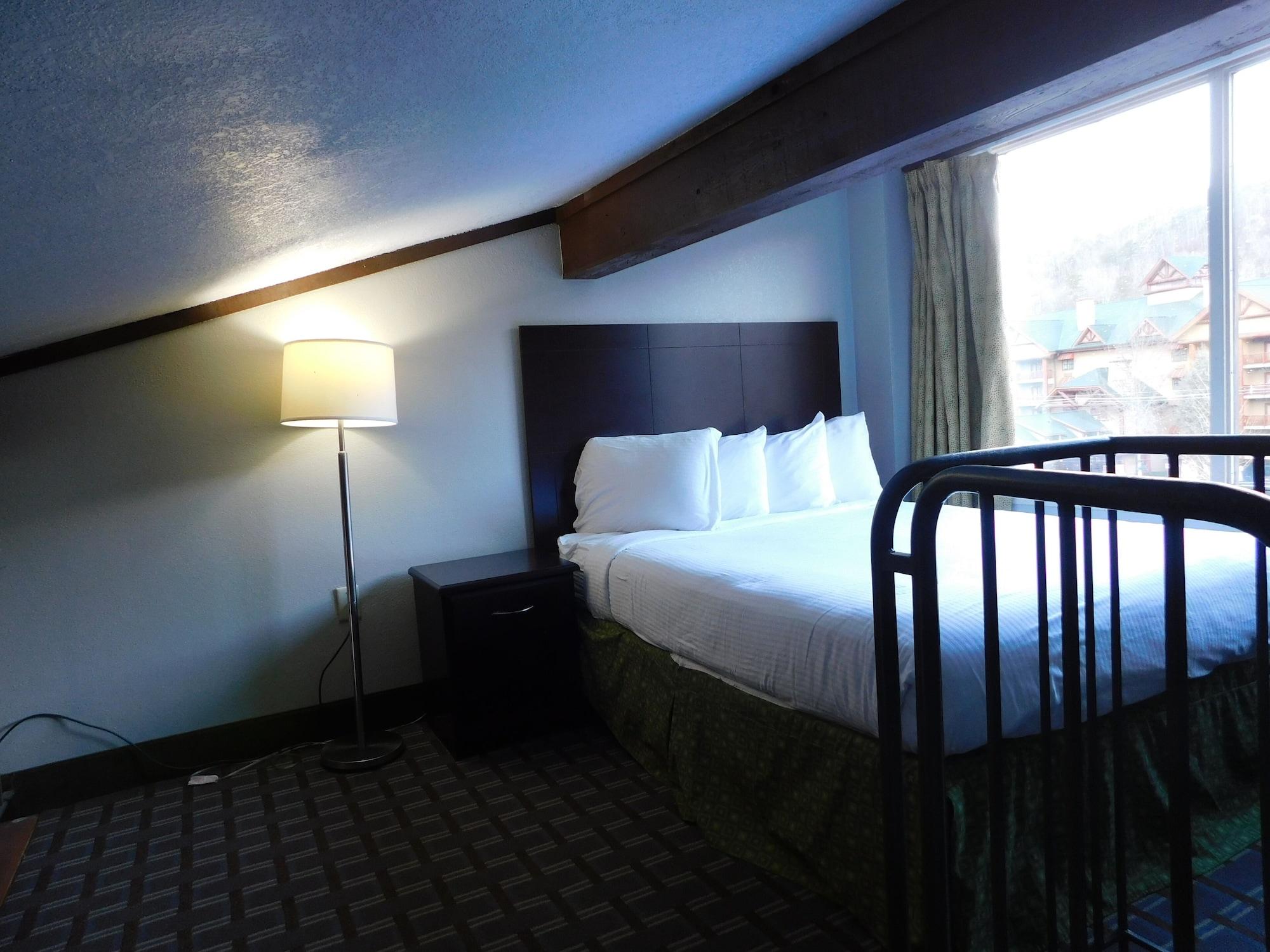 Days Inn & Suites By Wyndham Downtown Gatlinburg Parkway Exteriör bild