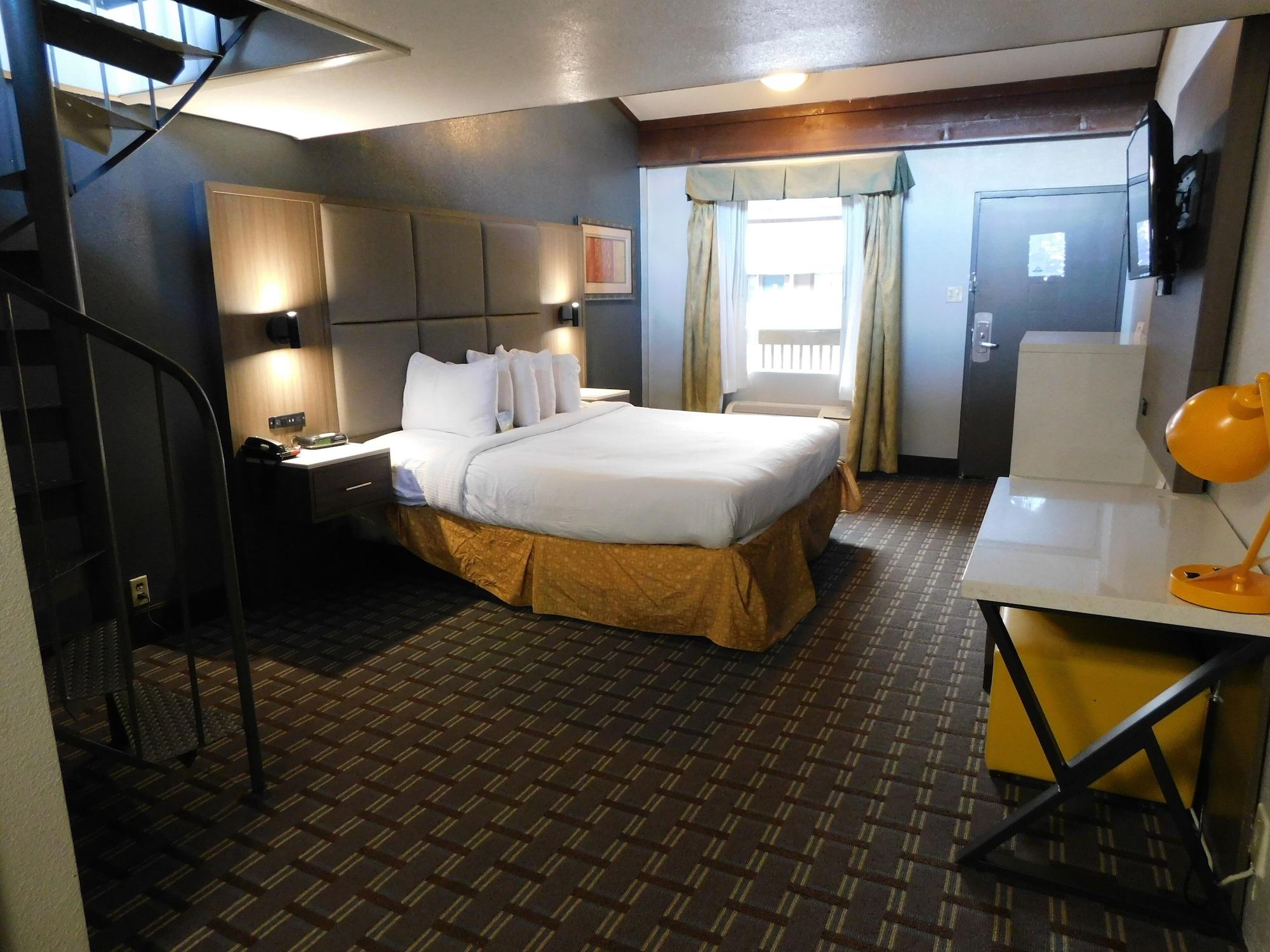 Days Inn & Suites By Wyndham Downtown Gatlinburg Parkway Exteriör bild