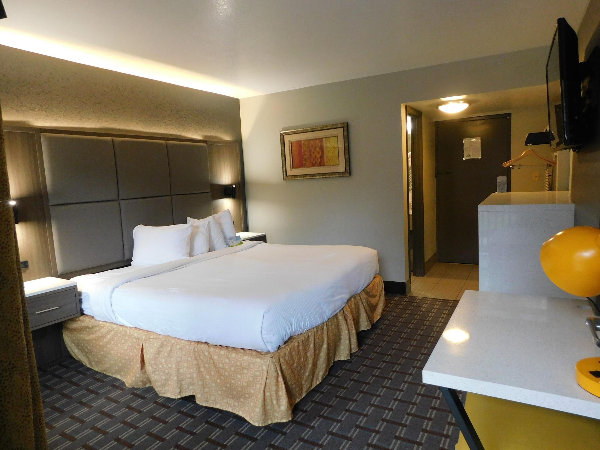 Days Inn & Suites By Wyndham Downtown Gatlinburg Parkway Exteriör bild