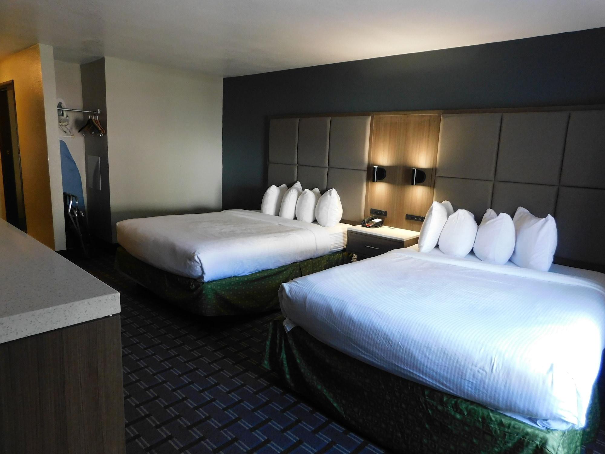 Days Inn & Suites By Wyndham Downtown Gatlinburg Parkway Exteriör bild