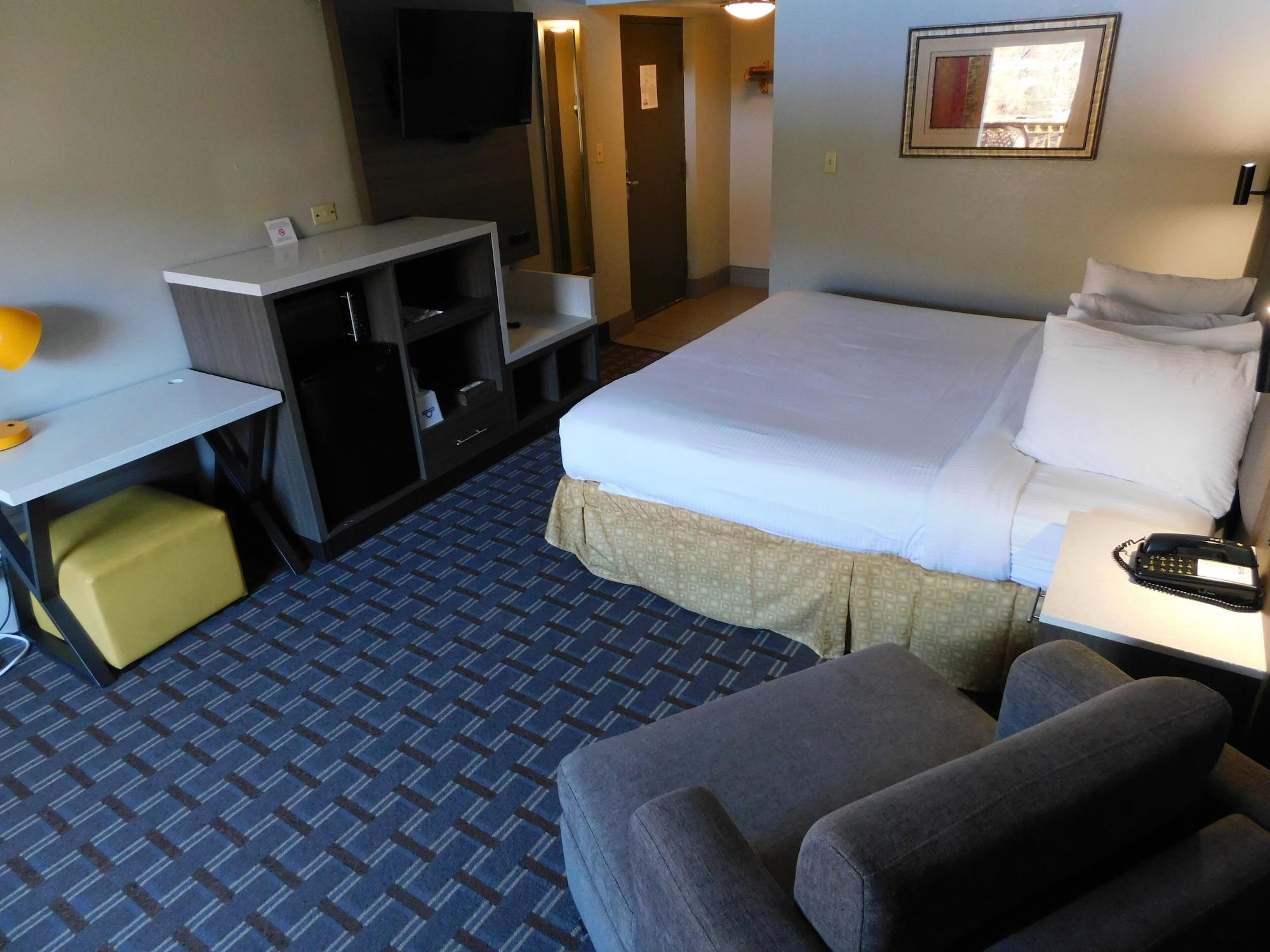 Days Inn & Suites By Wyndham Downtown Gatlinburg Parkway Exteriör bild