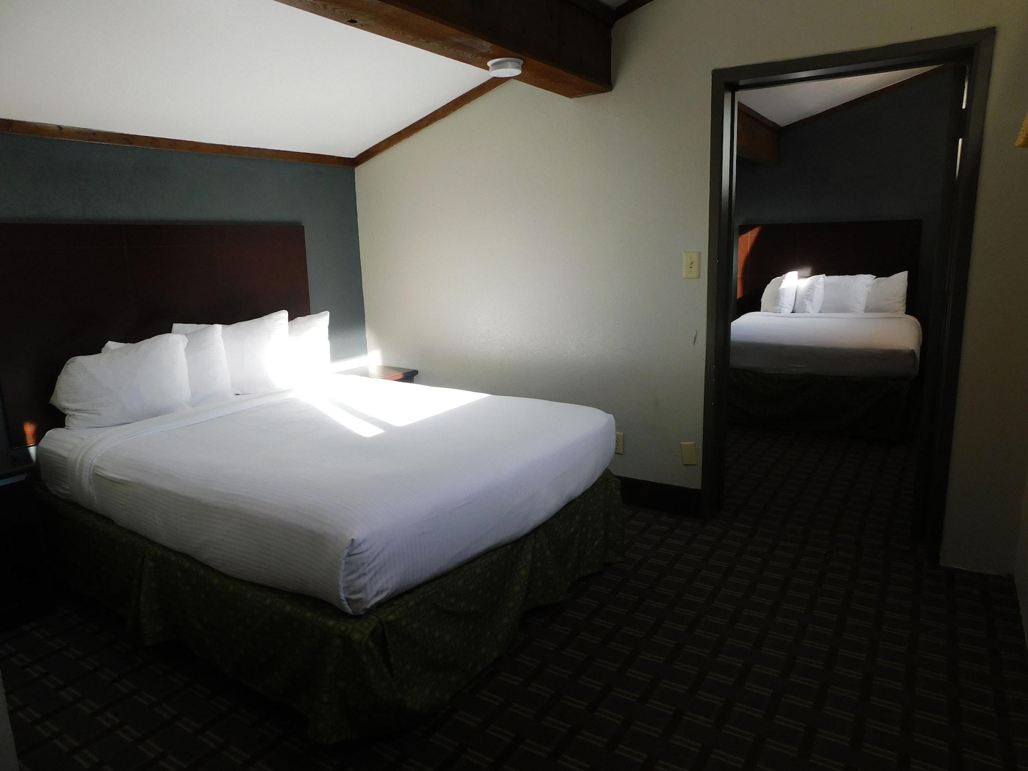 Days Inn & Suites By Wyndham Downtown Gatlinburg Parkway Exteriör bild