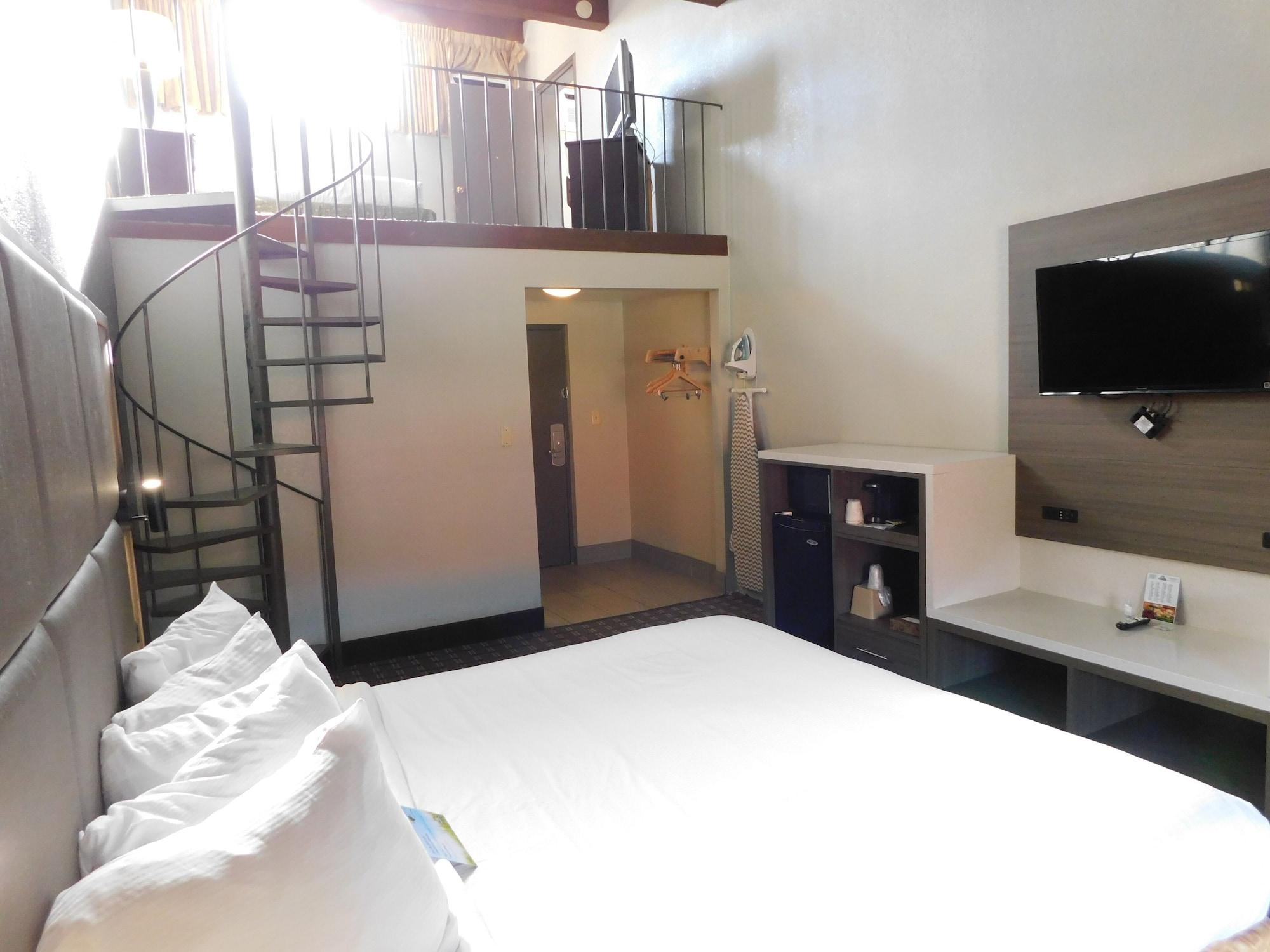 Days Inn & Suites By Wyndham Downtown Gatlinburg Parkway Exteriör bild