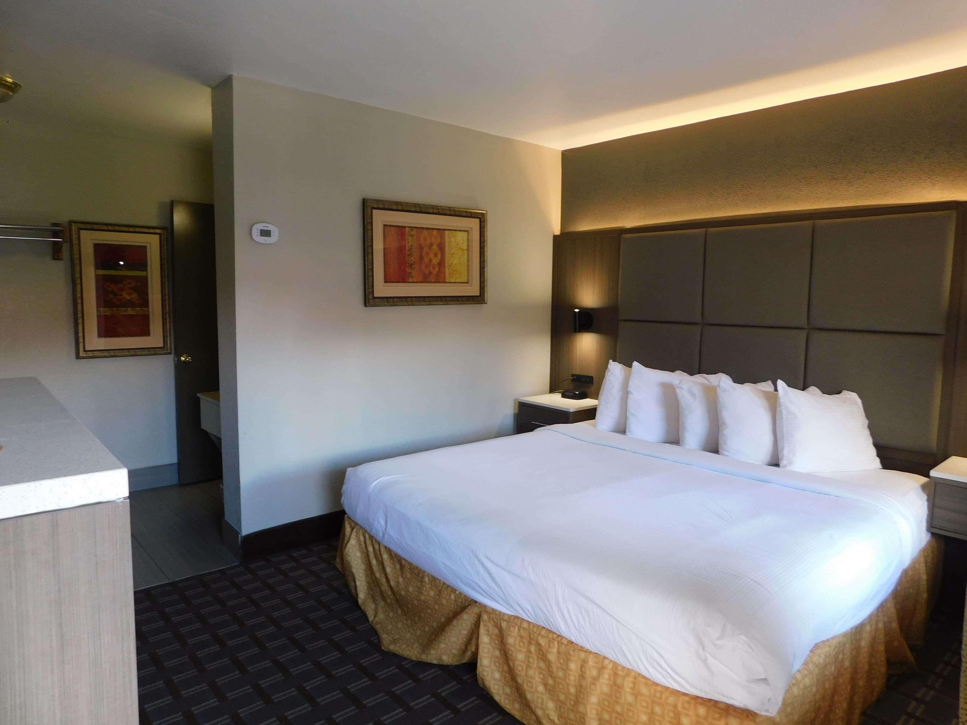 Days Inn & Suites By Wyndham Downtown Gatlinburg Parkway Exteriör bild