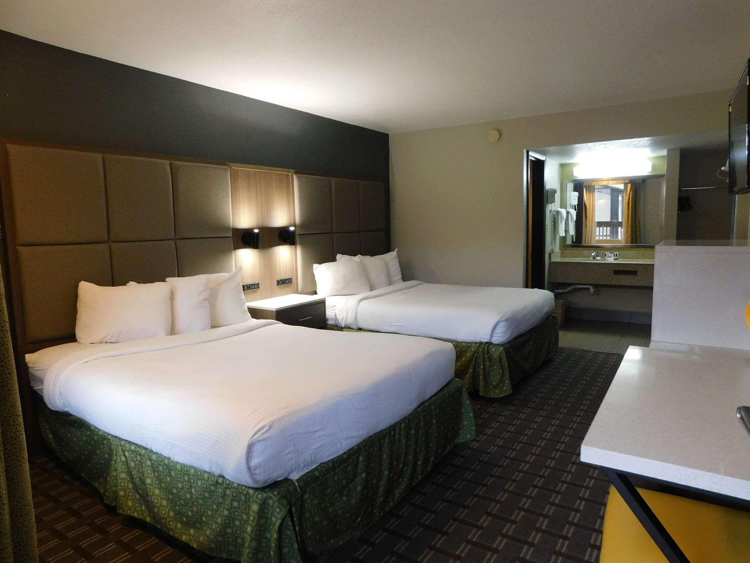 Days Inn & Suites By Wyndham Downtown Gatlinburg Parkway Exteriör bild