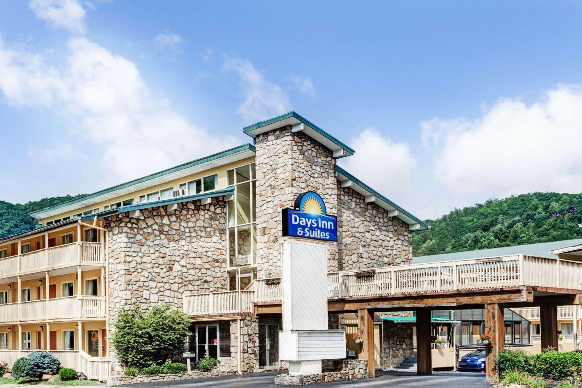 Days Inn & Suites By Wyndham Downtown Gatlinburg Parkway Exteriör bild