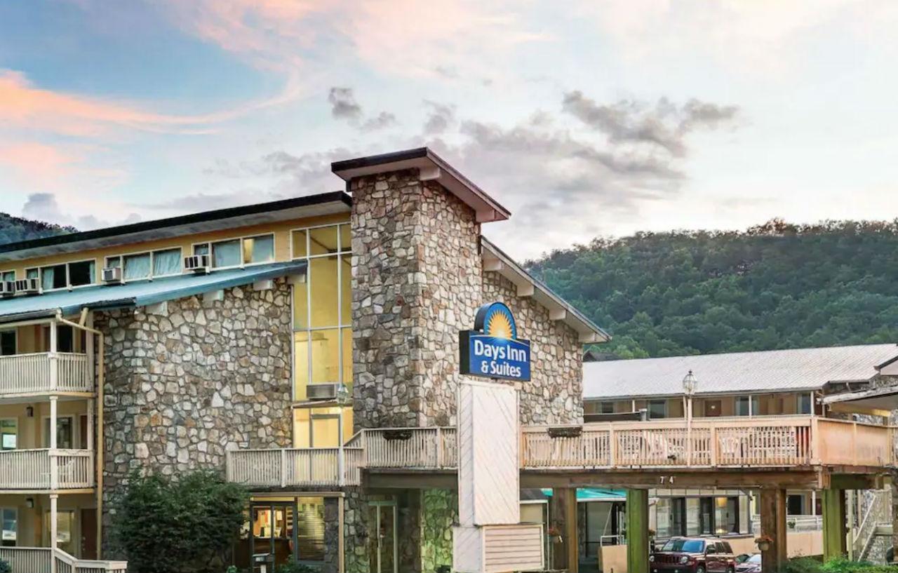 Days Inn & Suites By Wyndham Downtown Gatlinburg Parkway Exteriör bild
